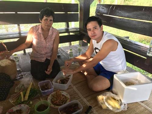 ไผ่ พงศธร