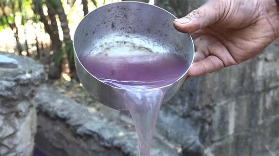 ฮือฮา ! พบบ่อน้ำศักดิ์สิทธิ์ในวัดร้างเมืองโคราช น้ำสีชมพูใส-เชื่อช่วยรักษาโรค