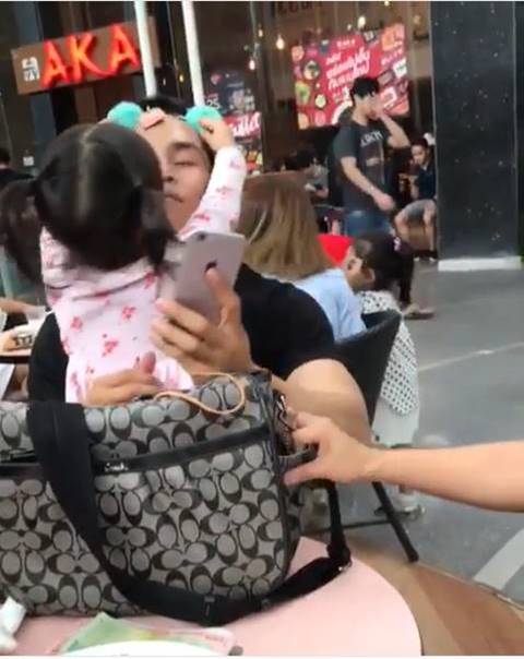 ส่องโมเมนต์ คุณพ่อสงกรานต์ น้องปีใหม่