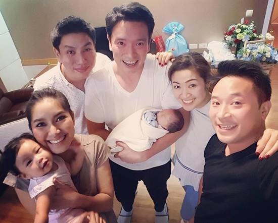 โมเมนต์น่ารัก น้องปริม หอมแก้ม น้องตฤณ หนูรักน้องที่สุดเลย 