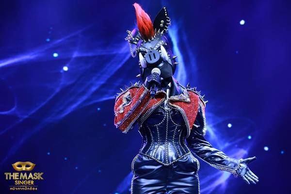 เตรียมพร้อม ! หน้ากากหมูป่า ปะทะ หน้ากากอีกาดำ เชียร์คนไหนกันเอ่ย ?  