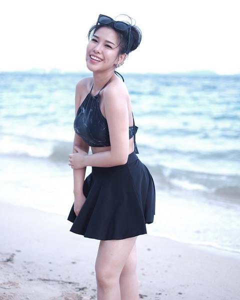 ฝ้าย Am Fine เปิดตัวหวานใจในทริปเที่ยวทะเล