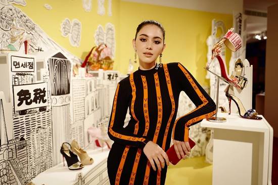 ใหม่ ดาวิกา