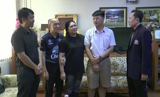 ยกนิ้วให้เลย 