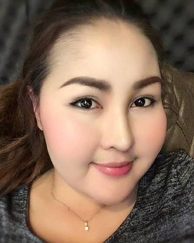 หญิงลี ศรีจุมพล