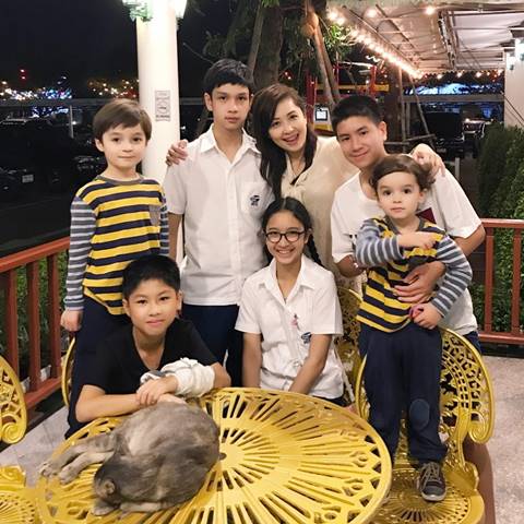  น้ำฝน โกมลฐิติ