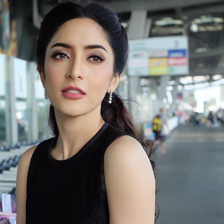 พิ้งกี้ ไฮโซเพชร อิทธิ