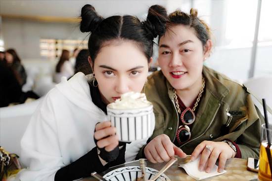 ใหม่ ดาวิกา ไขข้อสงสัย ใบเฟิร์น เปลี่ยนผู้จัดการ ยังสนิทเหมือนเดิมไหม