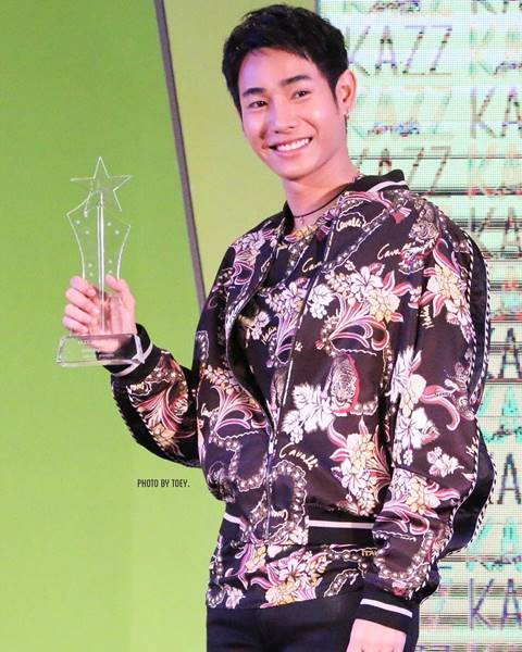 KAZZ Awards 2017 ประกาศผลสุดยิ่งใหญ่ เป๊ก ผลิตโชค คว้าขวัญใจมหาชน