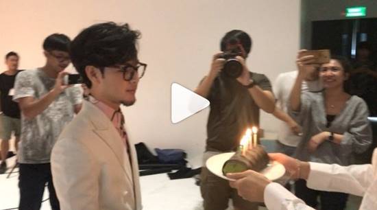 จิ้นมั้ย ? เป๊ก ผลิตโชค ยกเค้กเซอร์ไพรส์วันเกิด ทอม อิศรา น่ารักอย่างแรง 