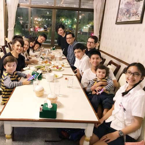  น้ำฝน โกมลฐิติ