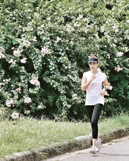 ส่องแฟชั่น ก้อย รัชวิน