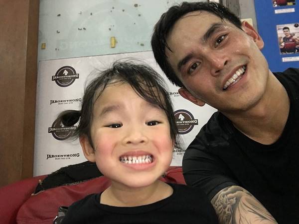 มาดูการไหว้ของ น้องปีใหม่