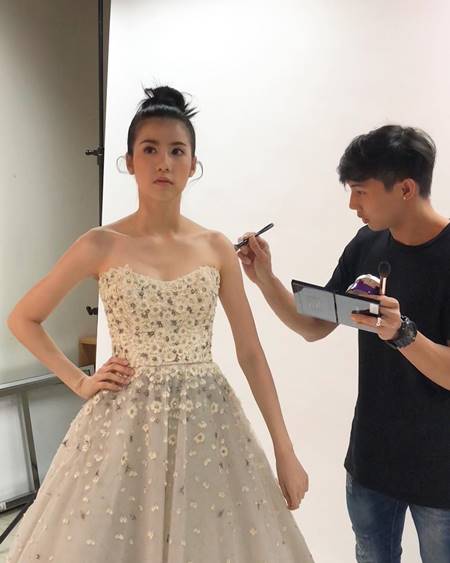  บี้ เอสเธอร์