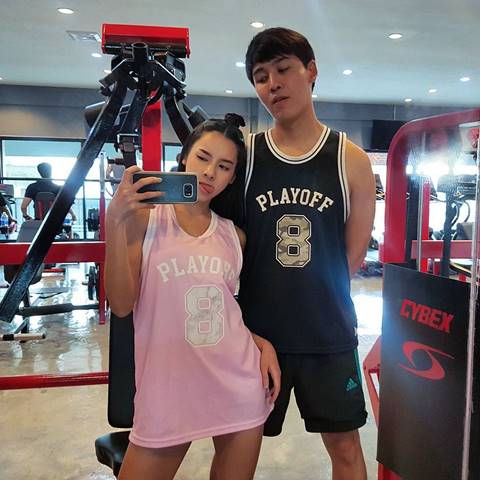 เบเบ้ ควงสามีโชว์หุ่นในชุดว่ายน้ำ แซ่บแบบแพ็คคู่ อู้หู... เด็ดมาก !!