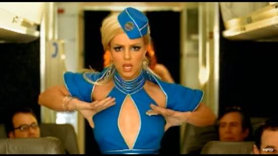 สาวนกแอร์โคฟเวอร์เพลง Toxic