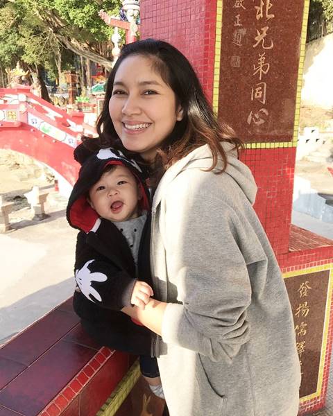 เบนซ์-มิค ยกครอบครัวพา น้องปริม เที่ยวฮองกง ครั้งแรก พร้อมขอลูกอีกคน