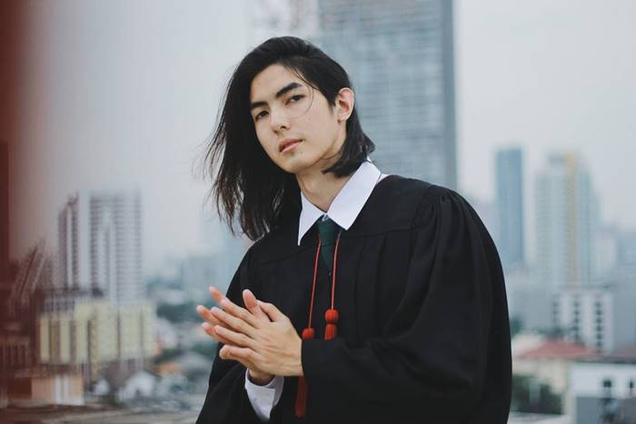 ส่องบัณฑิตหนุ่มป้ายแดงจากรั้ว ม.เกษตร