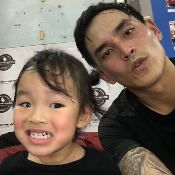 แอฟ ทักษอร 