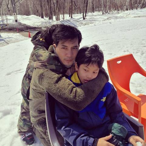 เคน หน่อย จูงมือลูก ๆ น้องคุณ น้องจุน เล่นสกี ตะลุยหิมะที่ญี่ปุ่น  