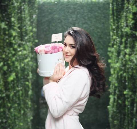 ว้าว ! ใหม่ ดาวิกา ได้เค้กวันเกิดเยอะมาก แถมแต่ละก้อนอลังการสุด ๆ 