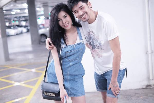 ฝ้าย Am Fine เปิดตัวหวานใจในทริปเที่ยวทะเล