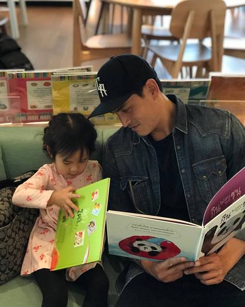 ส่องโมเมนต์ คุณพ่อสงกรานต์ น้องปีใหม่