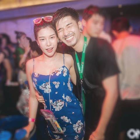 ฝ้าย Am Fine เปิดตัวหวานใจในทริปเที่ยวทะเล