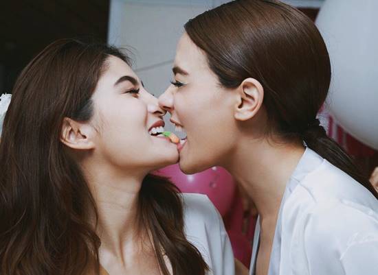  มิ้นต์ คิมเบอร์ลี่ ร่วมปาร์ตี้เฮฮา ในงานสละโสด มาร์กี้