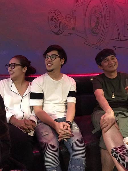 ทอม Room 39 โชว์ร้องเพลง มือปืน ให้ ปู ฟังสด ๆ จนปูทำหน้าแบบนี้  !! 