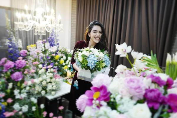 ว้าว ! ใหม่ ดาวิกา ได้เค้กวันเกิดเยอะมาก แถมแต่ละก้อนอลังการสุด ๆ 