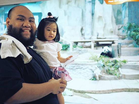 กอล์ฟ ฟักกลิ้ง ฮีโร่ กับเรื่องเล่าในวันเกิด น้องชูใจ จากหัวใจของพ่อ 