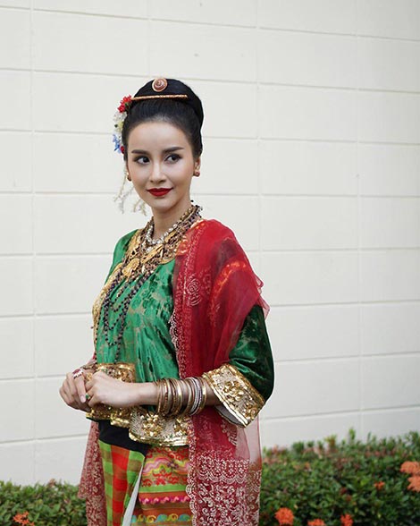 น้ำฝน พัชรินทร์ 