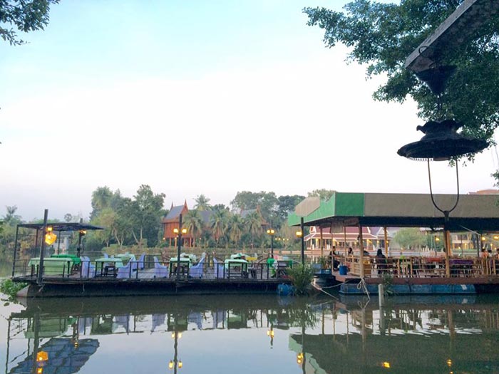 ร้านอาหารริมน้ำ นครปฐม