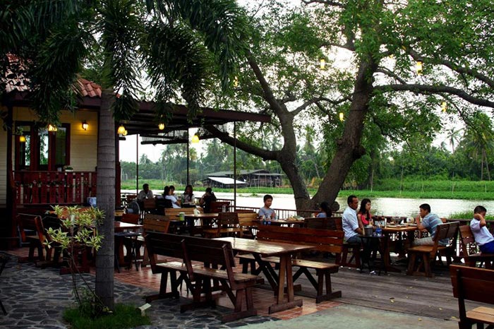 ร้านอาหารริมน้ำ นครปฐม