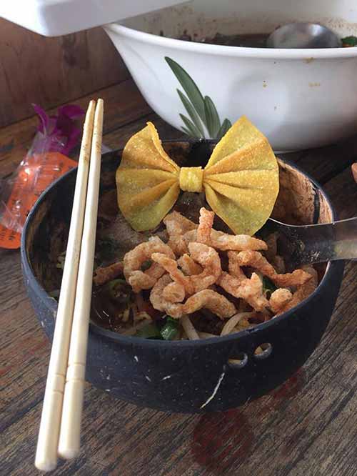 ร้านอาหารริมน้ำ นครปฐม