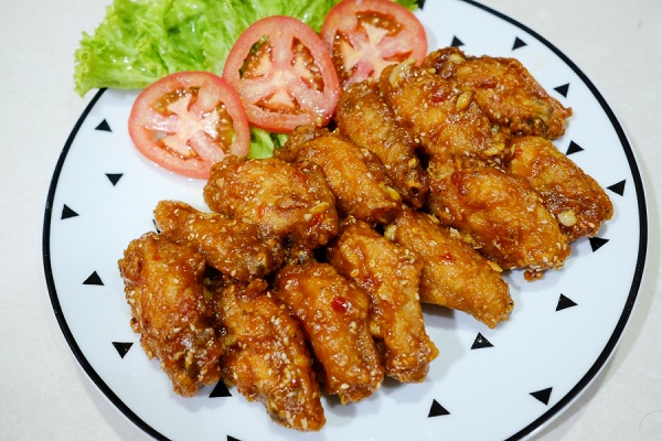 ปีกไก่ทอดซอสสุกี้