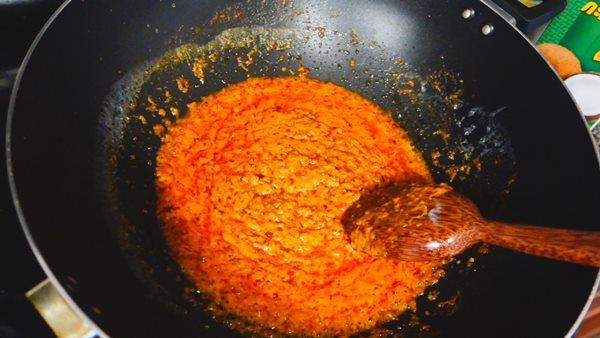 แกงเผ็ดเนื้อหน่อไม้ดอง