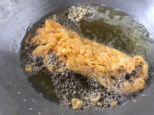 ไข่เจียวกุ้งมังกรเฮียไฝ