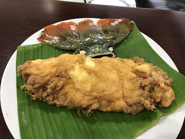 ไข่เจียวกุ้งมังกรเฮียไฝ