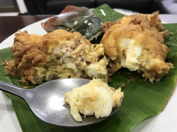 ไข่เจียวกุ้งมังกรเฮียไฝ