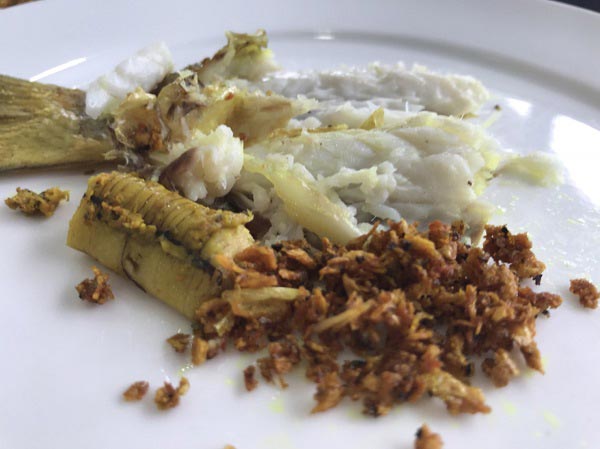 ปลากระบอกทอดขมิ้น