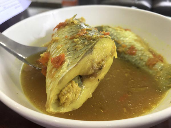 ปลากระบอกทอดขมิ้น