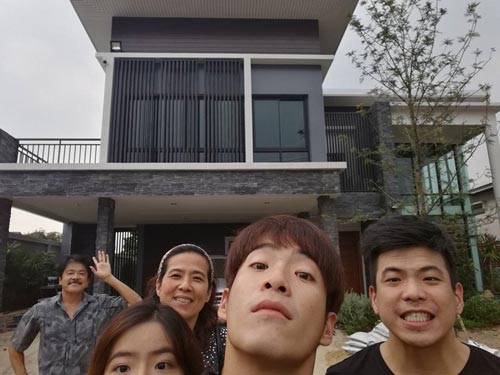 บ้าน อาเล็ก ธีรเดช