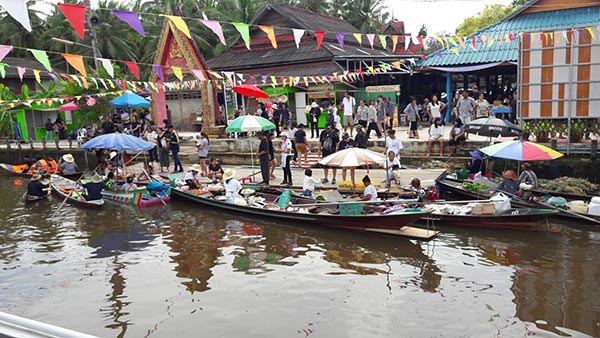 ตลาดน้ำเปิดใหม่