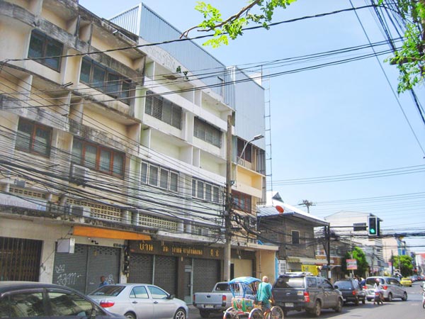 รีโนเวทตึกเก่าเป็นที่พัก 