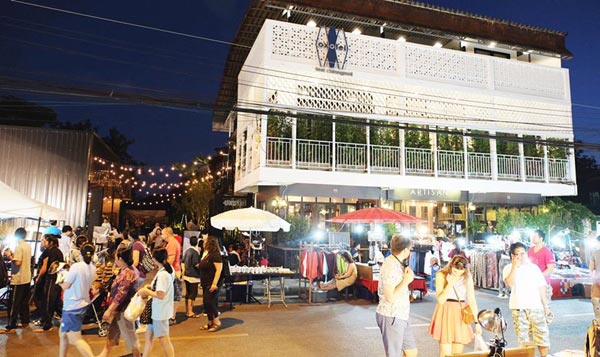 รีโนเวทตึกเก่าเป็นที่พัก 