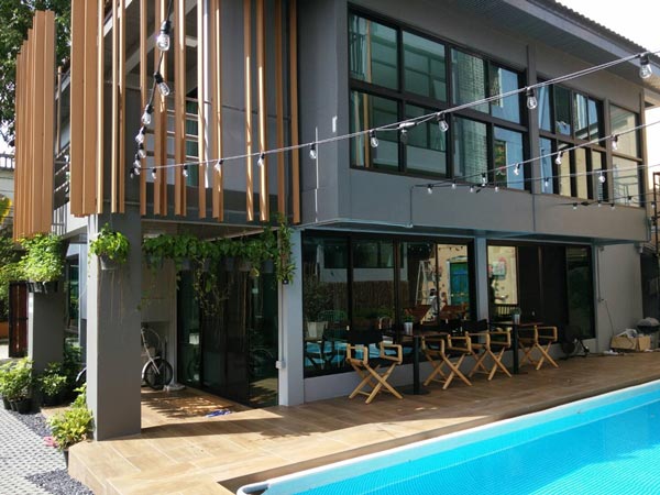 รีโนเวทตึกเก่าเป็นที่พัก 