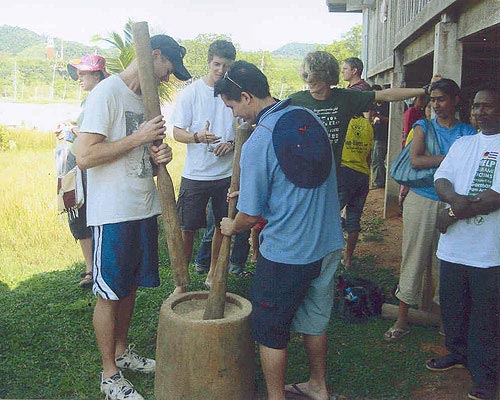 โฮมเสตย์พื้นบ้าน