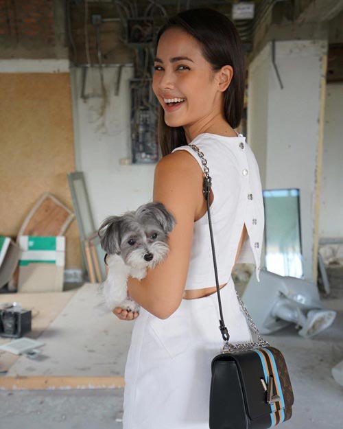 คอนโด ญาญ่า อุรัสยา